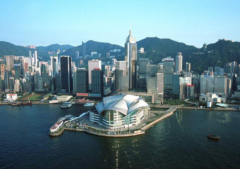 香港艺术盛会全览：从大型艺博会到先锋展览与公共装置 - 新火设计艺术资讯