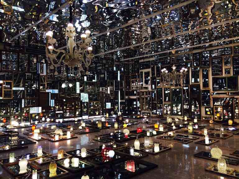 镜窗重构都市幻象：宋冬个展探讨繁华与虚空 - 新火设计艺术资讯