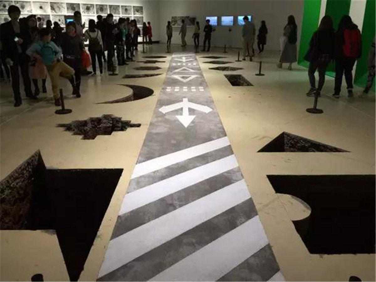 从大地艺术到城市变迁：土地在中国当代艺术中的多重叙事 - 新火设计艺术资讯