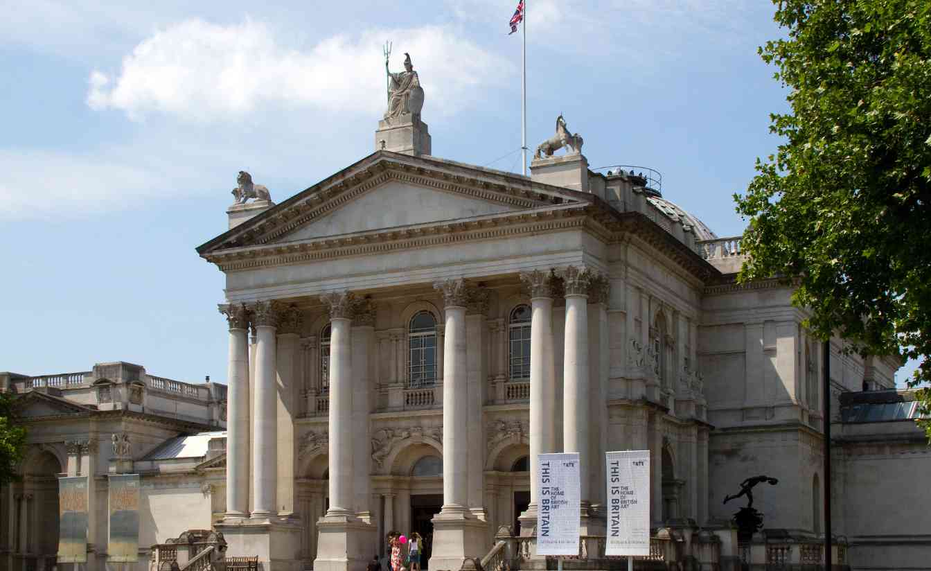 当代艺术策展人掌舵国家美术馆，开启馆藏新篇章 - 新火设计艺术资讯