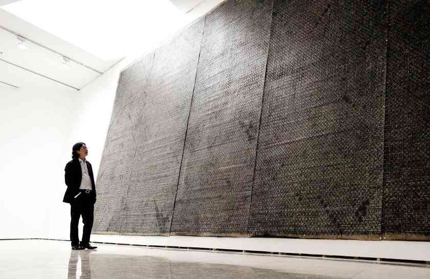 丁乙个展“再十示”：三十载抽象艺术中的个体印记与符号演变 - 新火设计艺术资讯