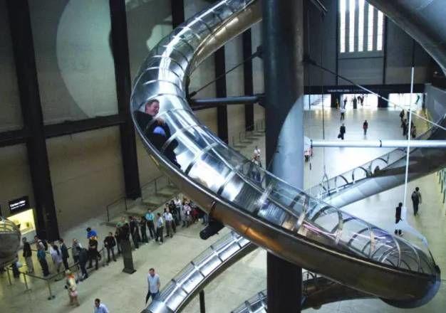 涡轮大厅的装置奇观：回顾标志性艺术项目与空间叙事 - 新火设计艺术资讯