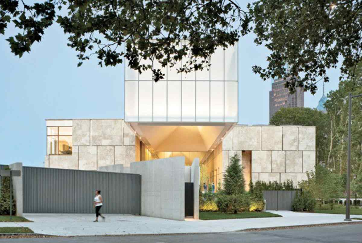 从郊区到都市的蜕变：顶级艺术收藏的革新之路与争议 - 新火设计艺术资讯