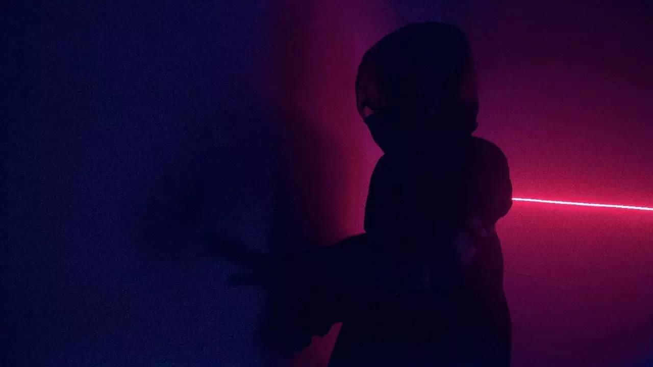 体感场装置艺术：多感官联觉体验如何重塑当代艺术感知 - 新火设计艺术资讯