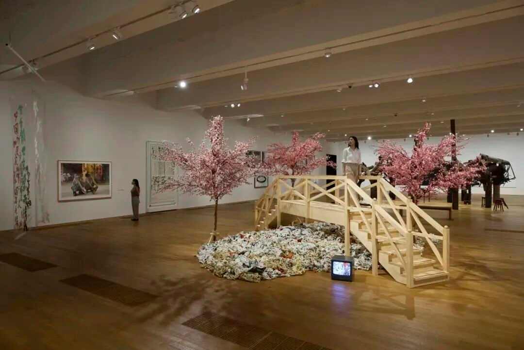 情感如何被塑造与呈现？当代艺术展中的情绪转译与社会建构(图2)