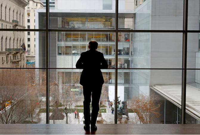 现代艺术博物馆馆长宣布即将卸任，回顾三十年领导与革新(图1)