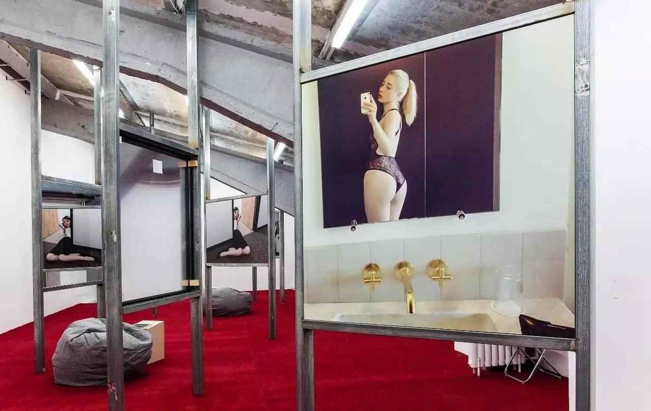 数字时代的感官迷宫：锡人的心脏艺术展反思科技与情感 - 新火设计艺术资讯