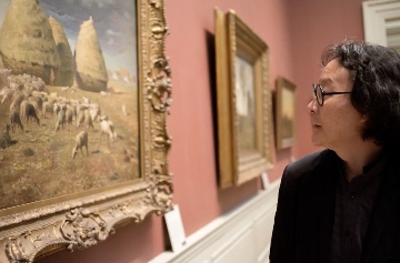 徐冰与张晓刚在大都会艺术博物馆隔空对话 - 新火设计艺术资讯