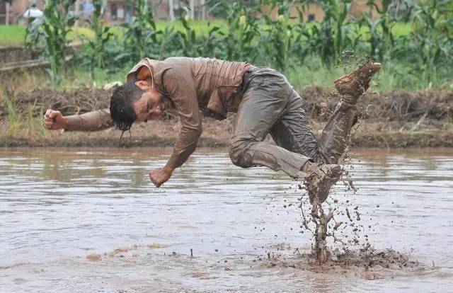 三月京沪深港当代艺术展动态：无墙、哀歌与例外状态 - 新火设计艺术资讯