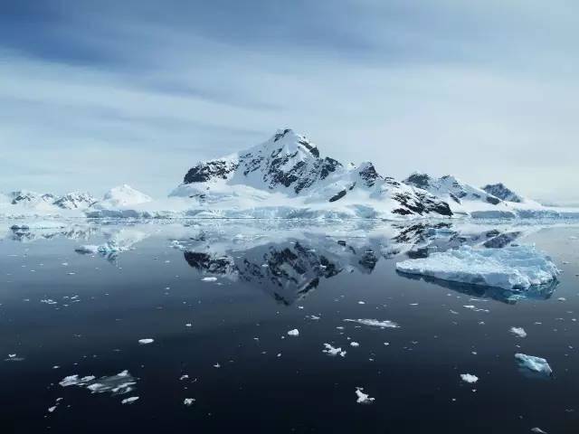 南极双年展：一场跨越国界与艺术的极地探险 - 新火设计艺术资讯