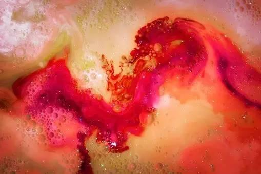 2017年6大视觉艺术趋势：虚拟现实，色彩浪潮与无滤镜 - 新火设计艺术资讯