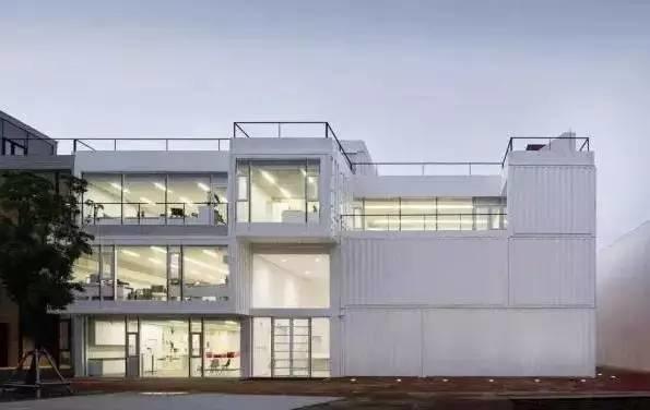 上海艺术版图西岸崛起，画廊与美术馆共筑新生态 - 新火设计艺术资讯