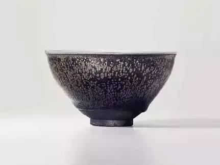 南宋建窑油滴天目茶盏破纪录成交｜拍卖市场解析 - 新火设计艺术资讯