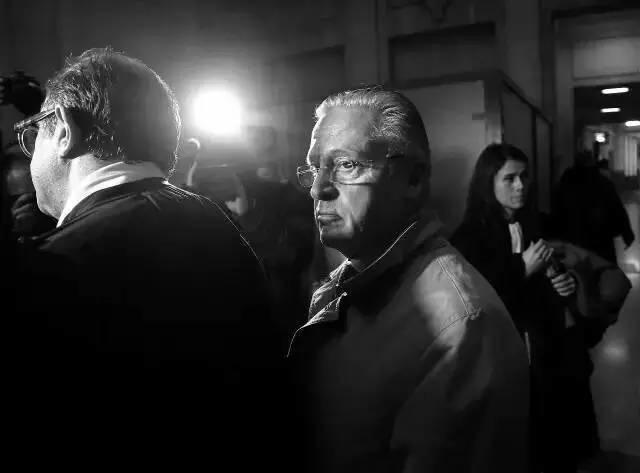 卡拉瓦乔《鲁特琴演奏者》背后，世界上最富有艺术品收藏家族的龌龊税事 - 新火设计艺术资讯