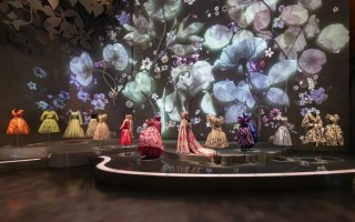 嘉德·典亚艺术周开幕，拍卖行为什么跨界搭台艺博会(图3)