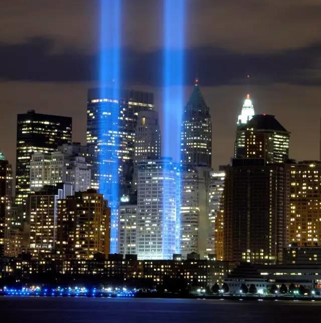 李可染《万山红遍》以人民币1.84亿元成交 嘉德“大观之夜”9.2亿元收官 - 新火设计艺术资讯