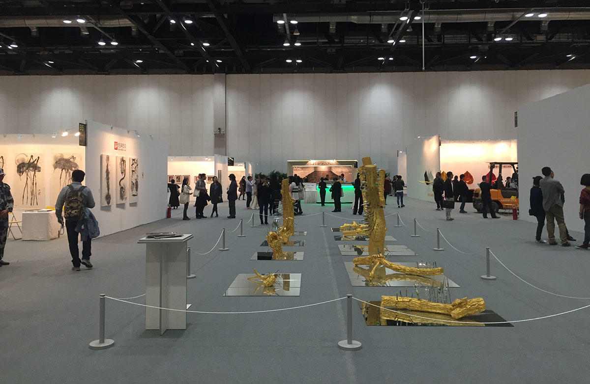 北京CIGE博览会华人现代艺术受关注，整体质量与“极致”尚有距离 - 新火设计艺术资讯