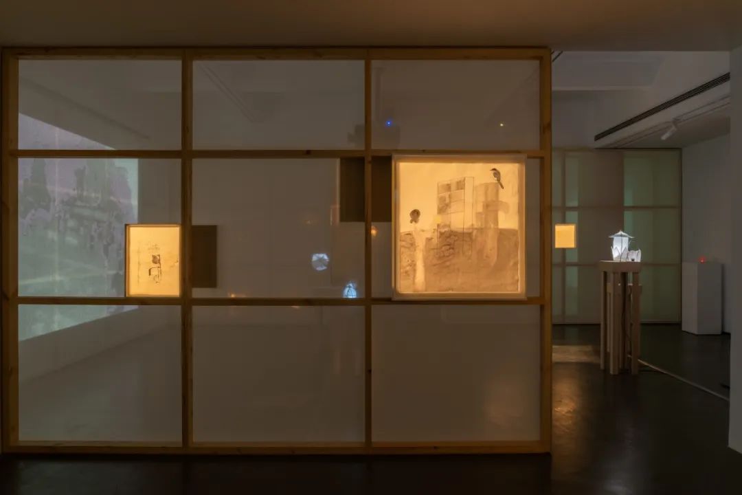 光影中的历史悼念｜武雨濛个展核心技巧解析(图2)