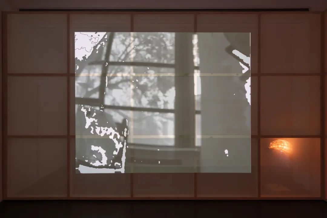 光影中的历史悼念｜武雨濛个展核心技巧解析(图7)