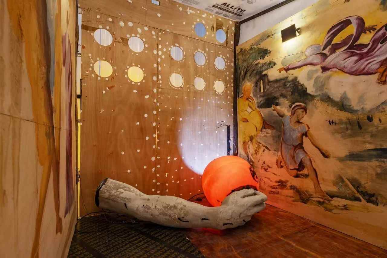 范思哲“重塑经典”之舞:想象21世纪的美杜莎(图7) 范思哲“重塑经典”之舞:想象21世纪的美杜莎(图7)