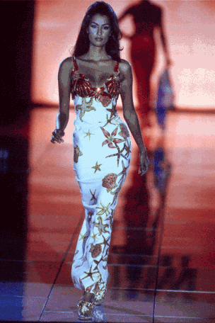 范思哲“重塑经典”之舞:想象21世纪的美杜莎(图17) 范思哲“重塑经典”之舞:想象21世纪的美杜莎(图17)