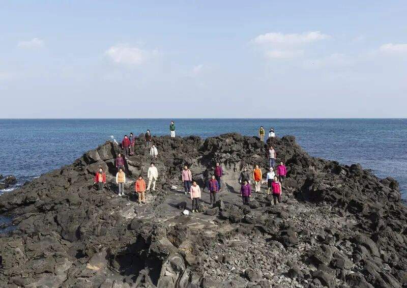 与济州岛海女同行的ikkibawiKrrr：如苔藓般在渐进中生长(图14)